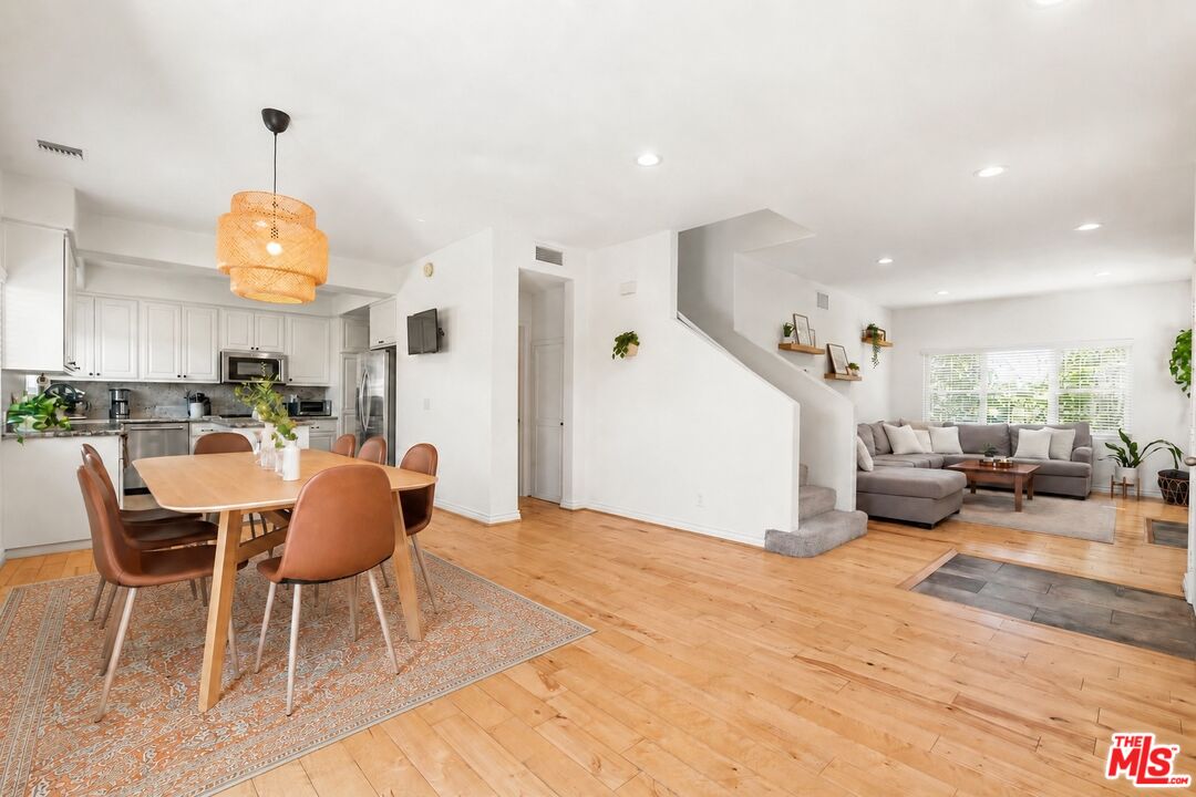 20300 Vanowen St Unit: 44, Winnetka 