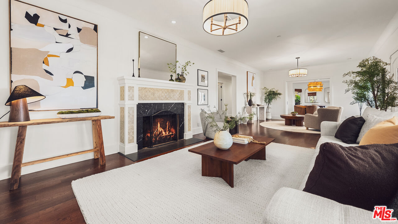 233 Marguerita Ave