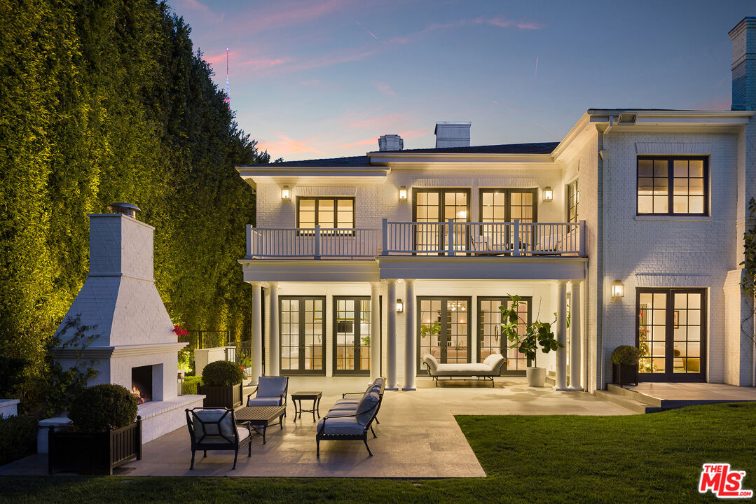 9135 Hazen Dr, Beverly Hills