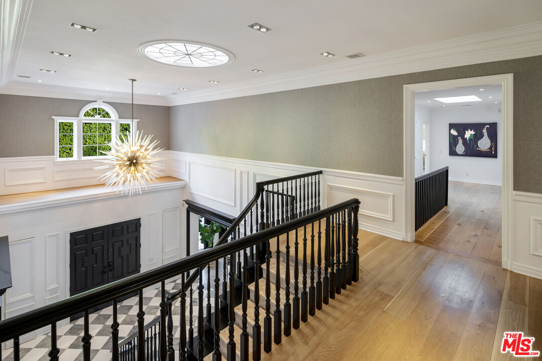 9135 Hazen Dr, Beverly Hills