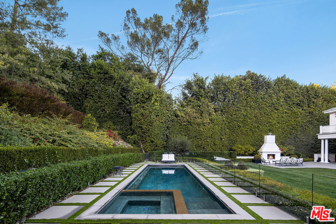 9135 Hazen Dr, Beverly Hills