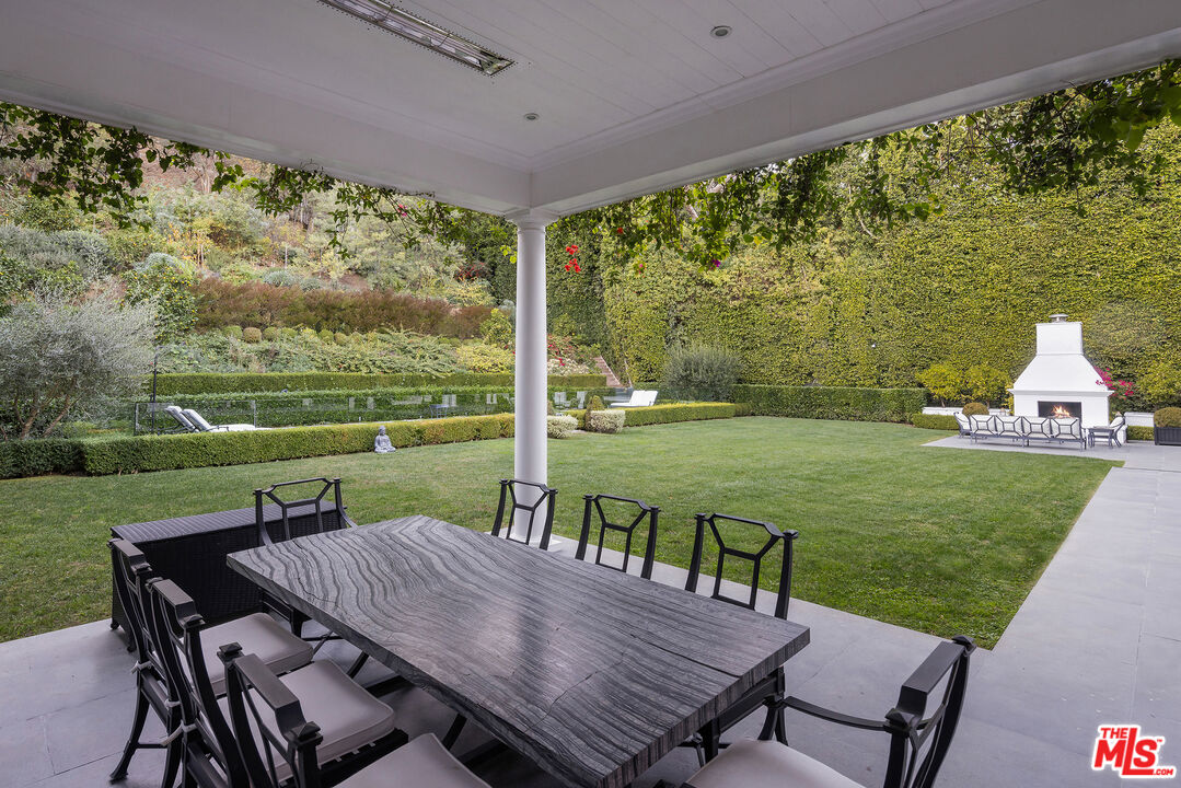 9135 Hazen Dr, Beverly Hills