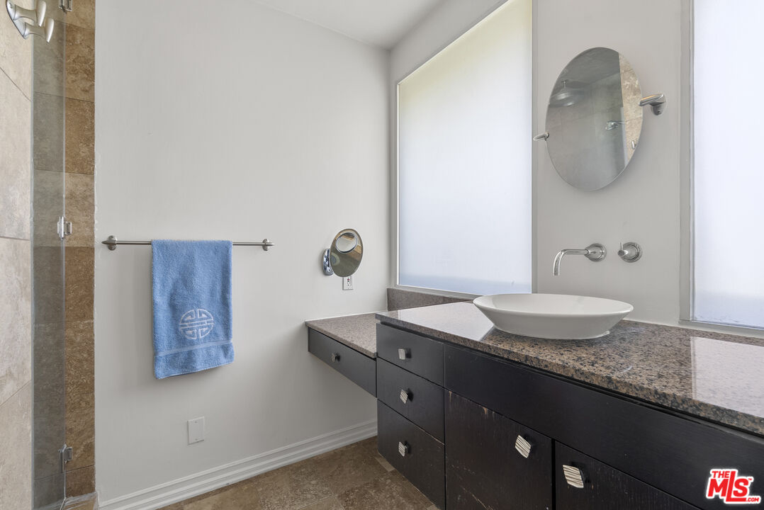 4718 Columbus Ave, Sherman Oaks