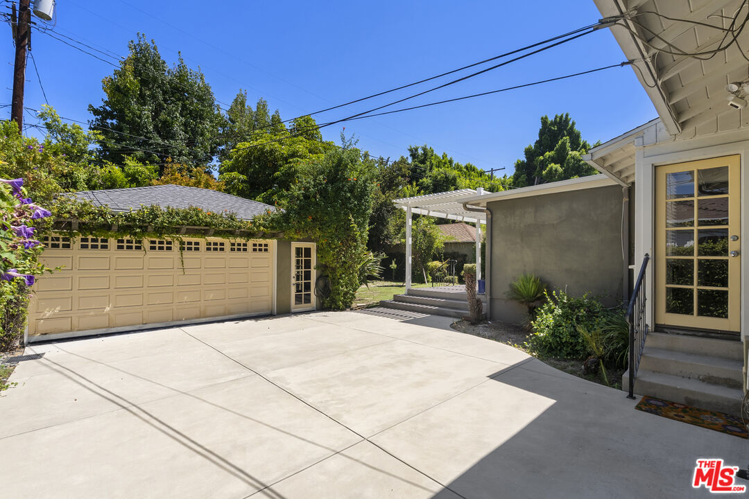 4718 Columbus Ave, Sherman Oaks