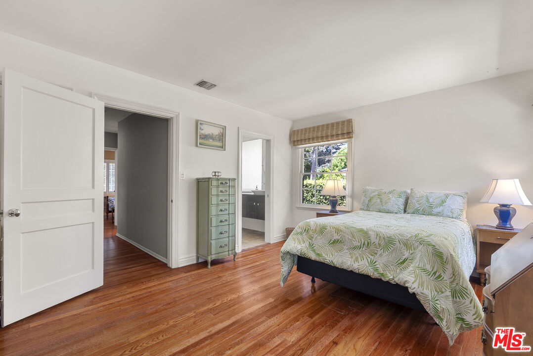 4718 Columbus Ave, Sherman Oaks