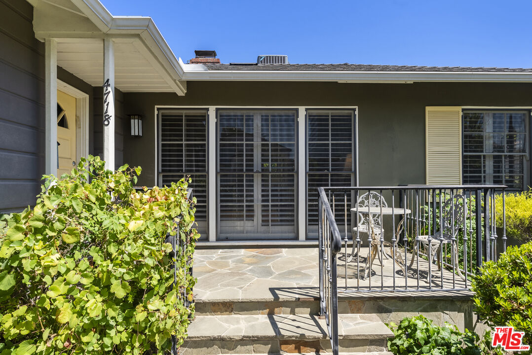 4718 Columbus Ave, Sherman Oaks