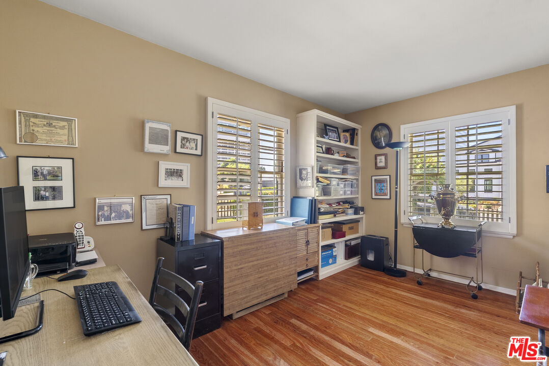4718 Columbus Ave, Sherman Oaks