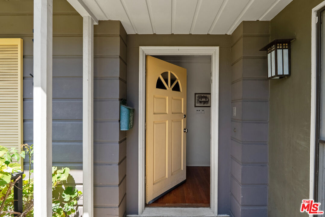 4718 Columbus Ave, Sherman Oaks