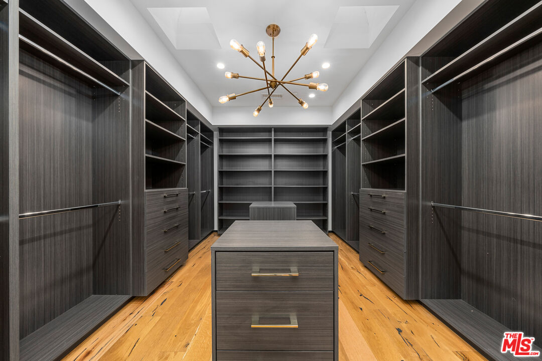 6115 W 6th St, Beverly Grove 