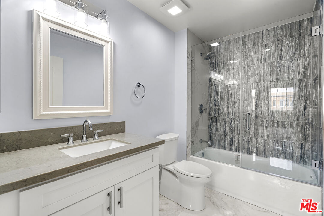 4060 Glencoe Ave Unit: 301, Marina Del Ray 