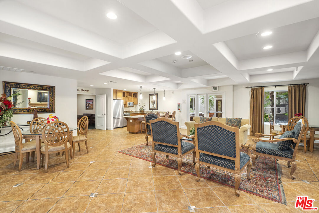4060 Glencoe Ave Unit: 301, Marina Del Ray 