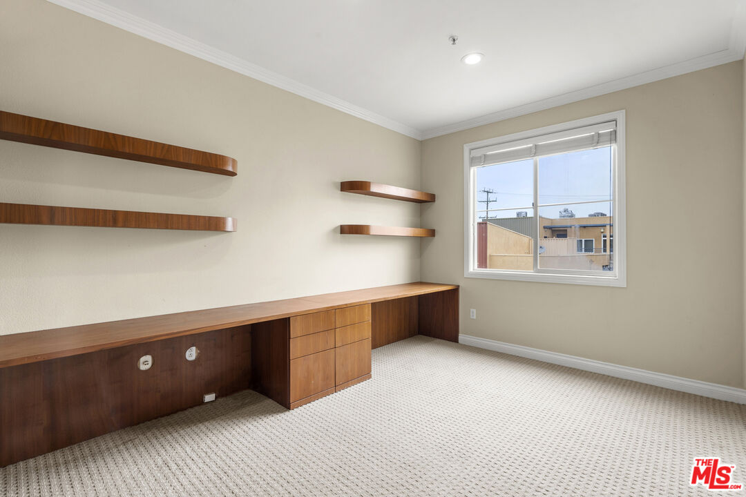 4060 Glencoe Ave Unit: 301, Marina Del Ray 