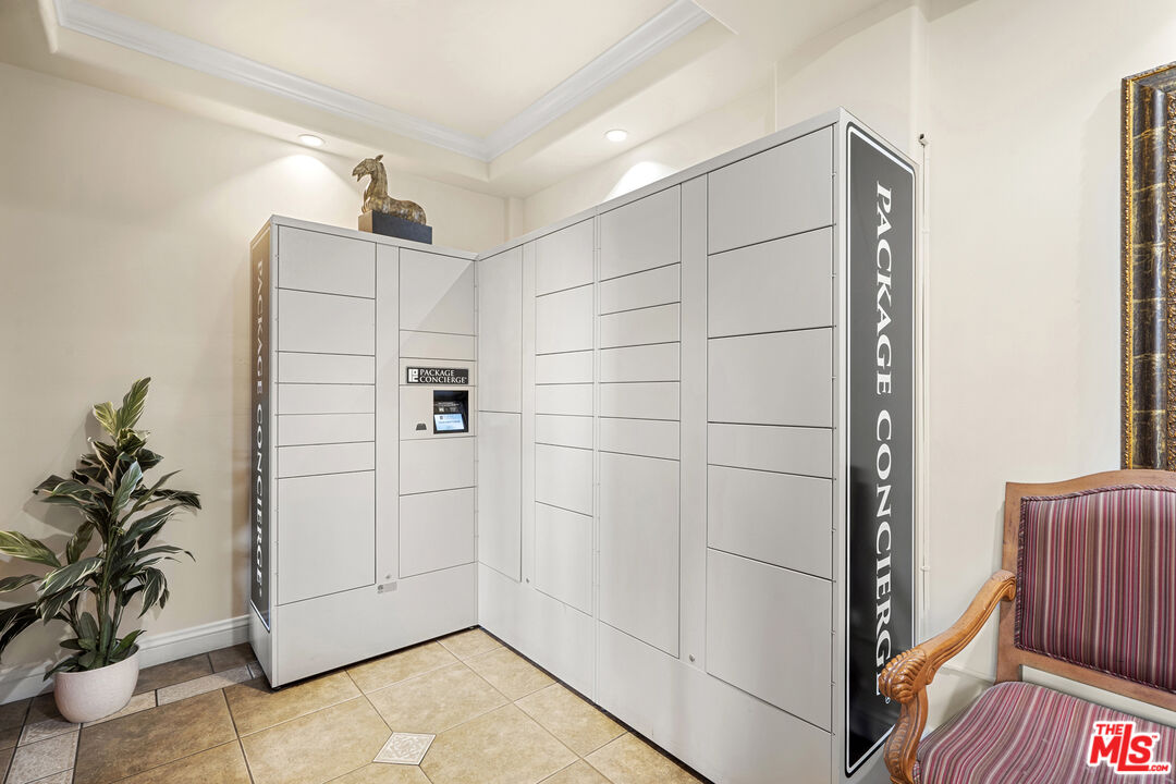 4060 Glencoe Ave Unit: 301, Marina Del Ray 