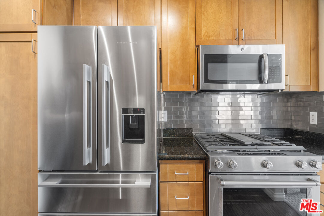 4060 Glencoe Ave Unit: 301, Marina Del Ray 