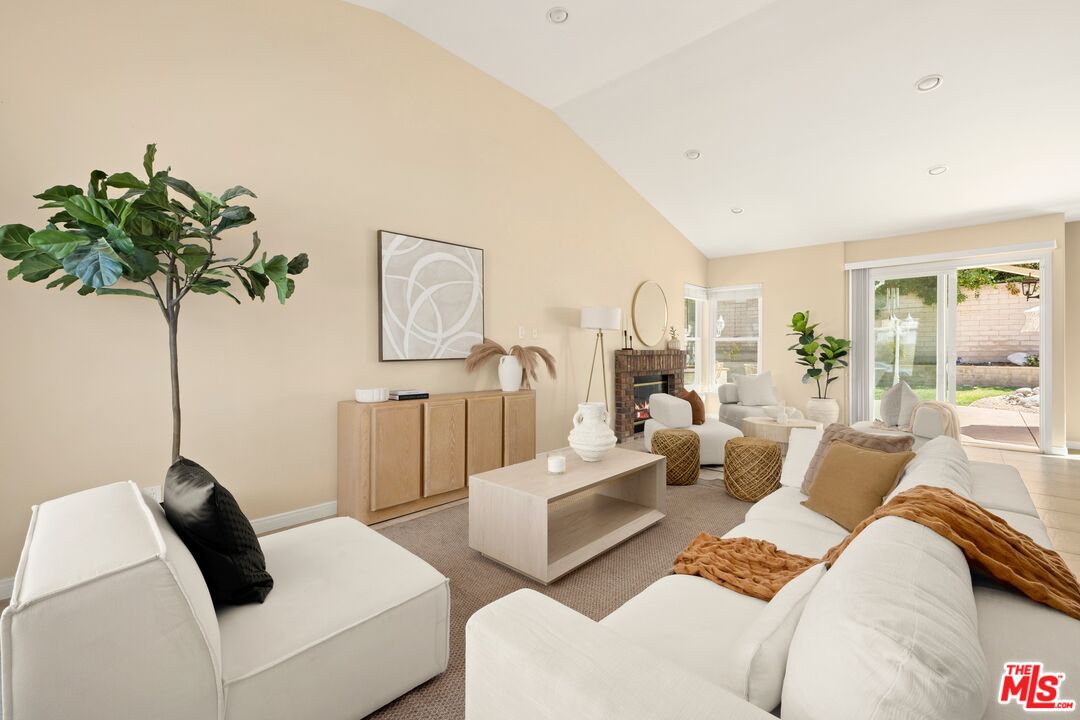 2682 Santa Ynez Ave, Simi Valley 