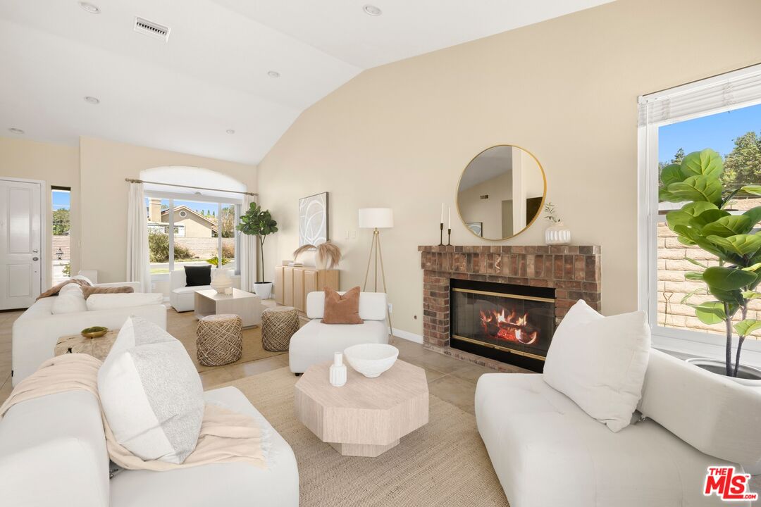 2682 Santa Ynez Ave, Simi Valley 