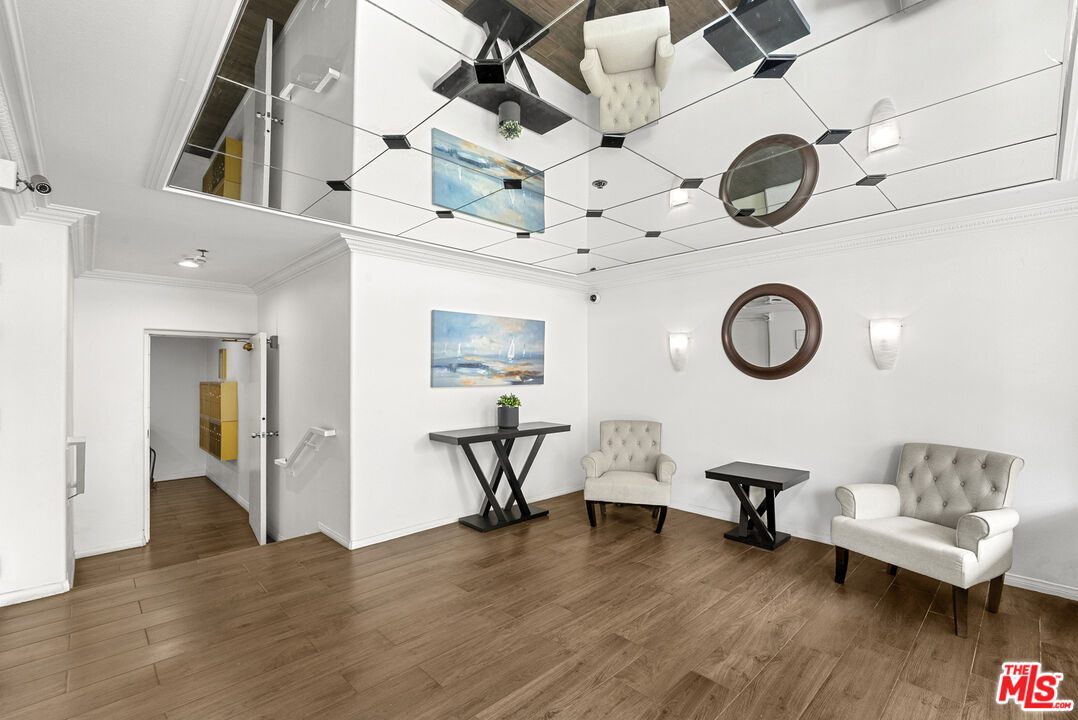 12011 Goshen Ave Unit: 102
