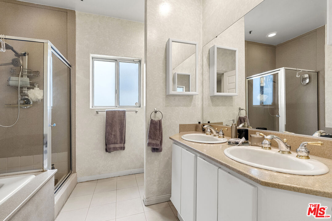 12011 Goshen Ave Unit: 102