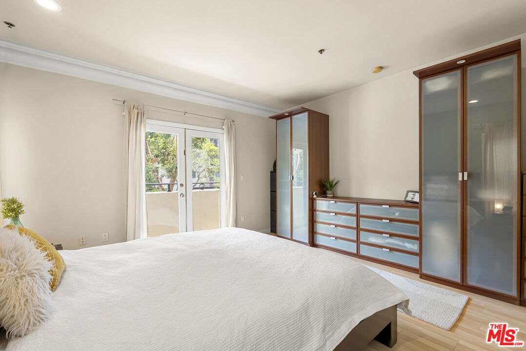 12011 Goshen Ave Unit: 102