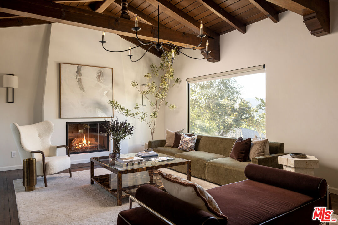 2504 Silver Lake Ter, Silver Lake
