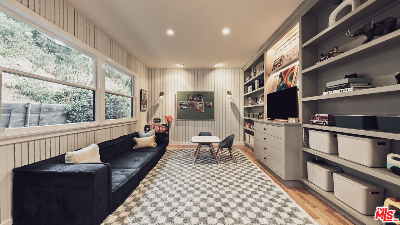 3440 Mandeville Canyon Rd, Brentwood 