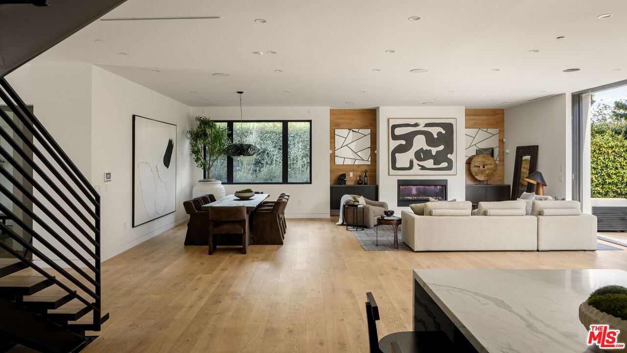 1390 Morningside Way, Venice 