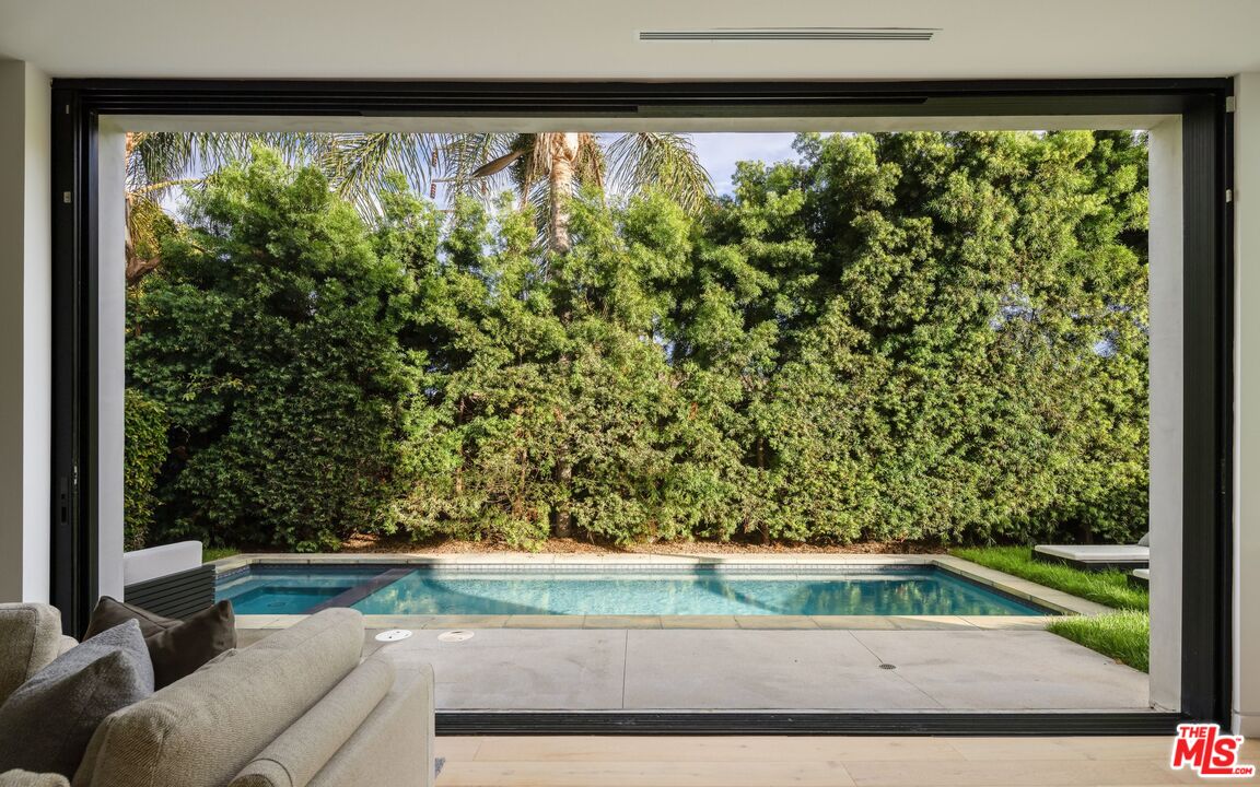 1390 Morningside Way, Venice 