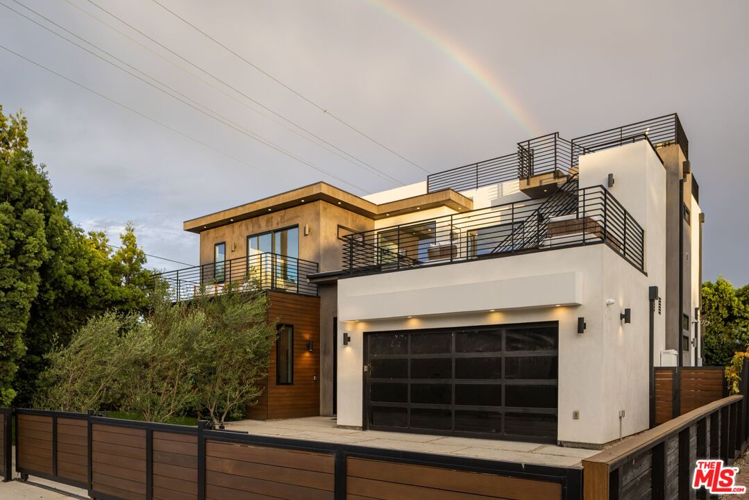 1390 Morningside Way, Venice 