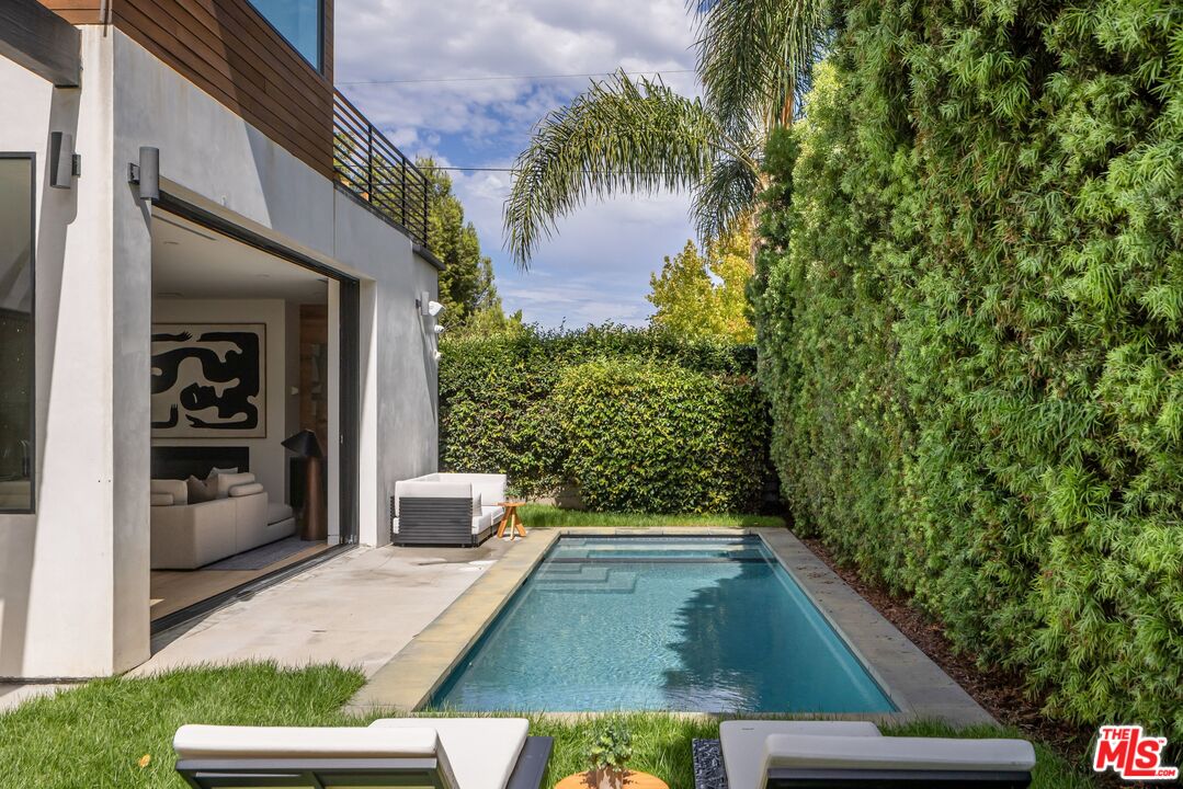 1390 Morningside Way, Venice 