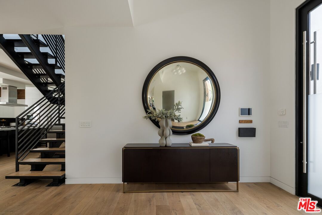 1390 Morningside Way, Venice 
