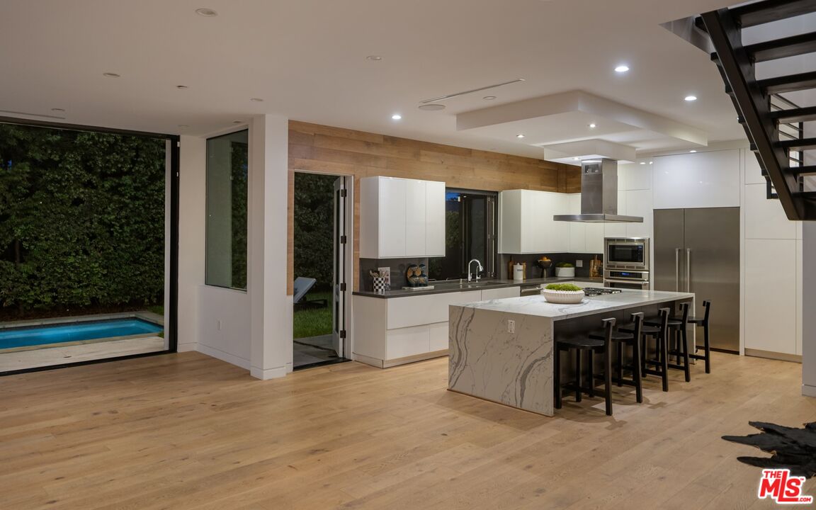 1390 Morningside Way, Venice 