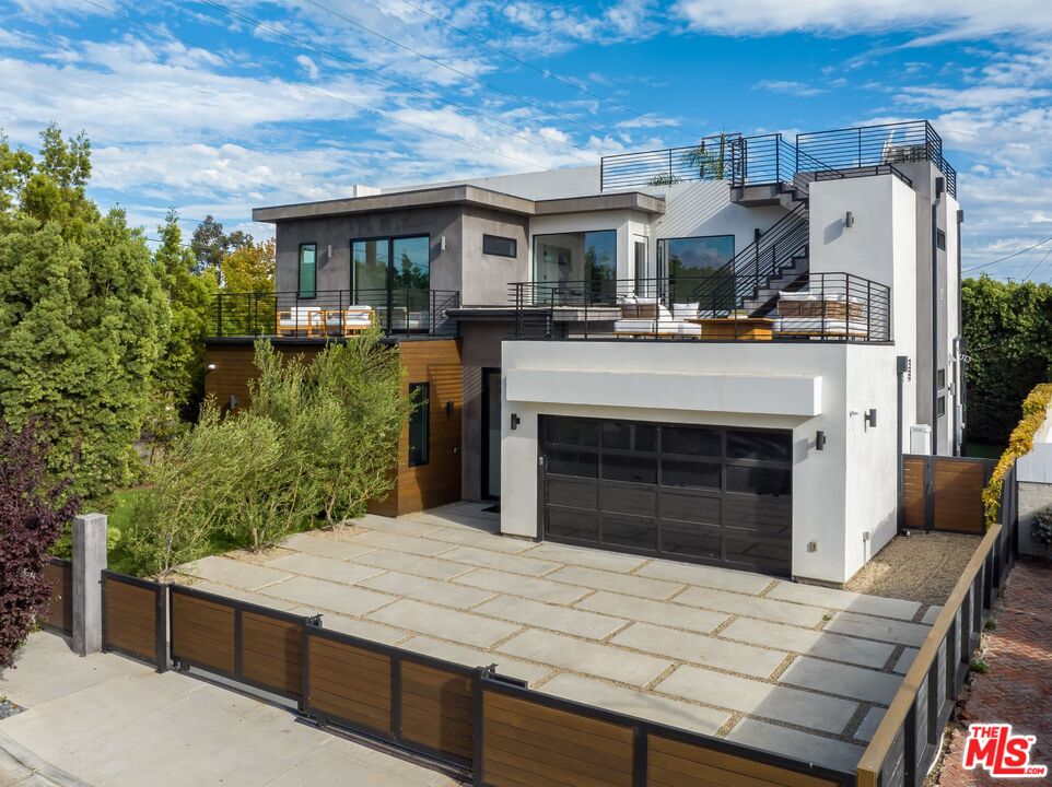 1390 Morningside Way, Venice 