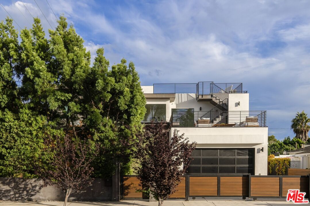 1390 Morningside Way, Venice 