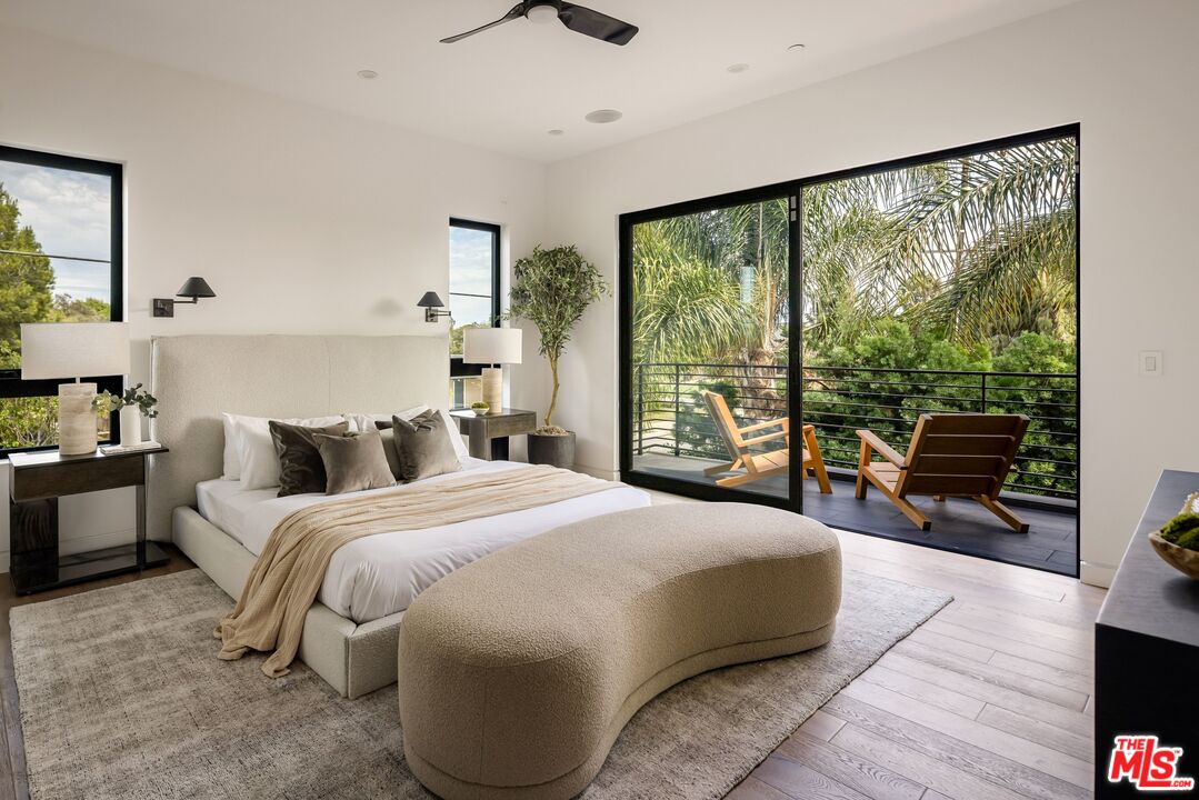 1390 Morningside Way, Venice 