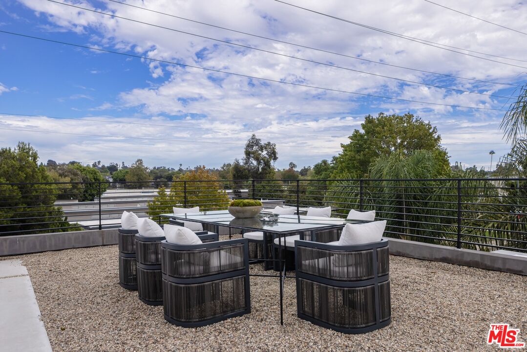 1390 Morningside Way, Venice 