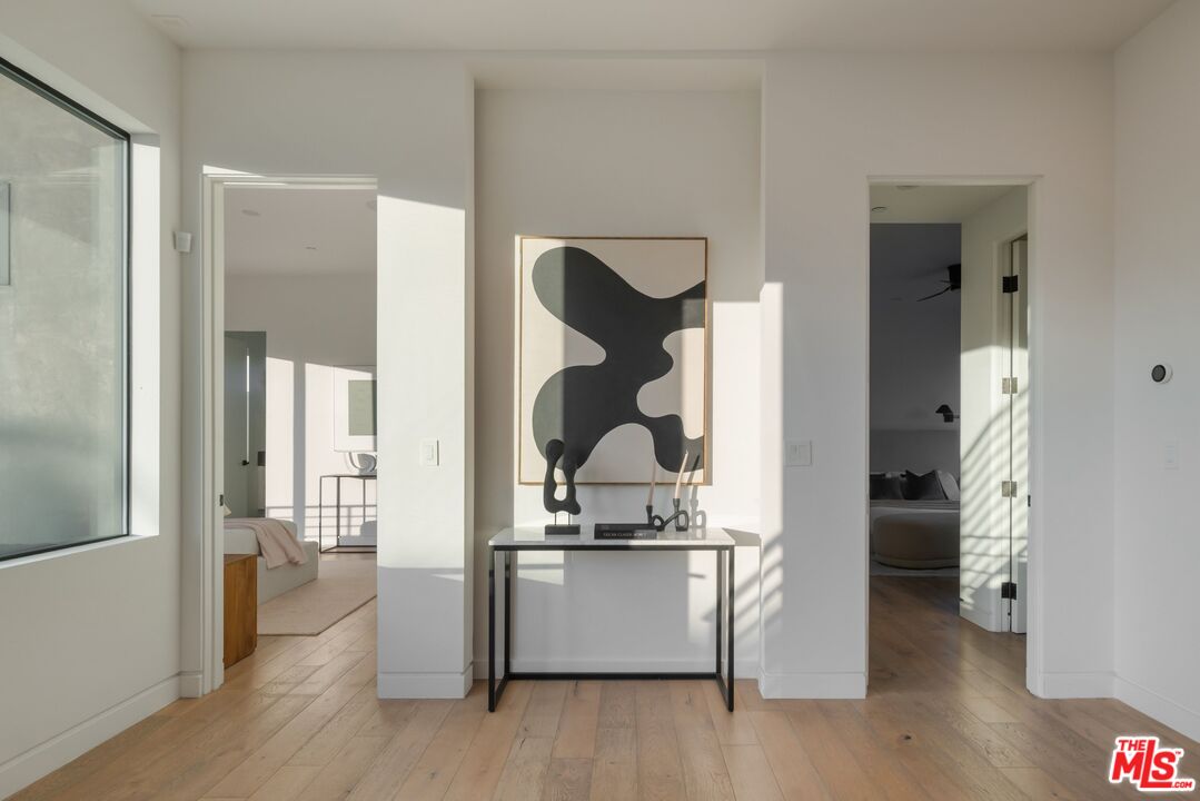 1390 Morningside Way, Venice 