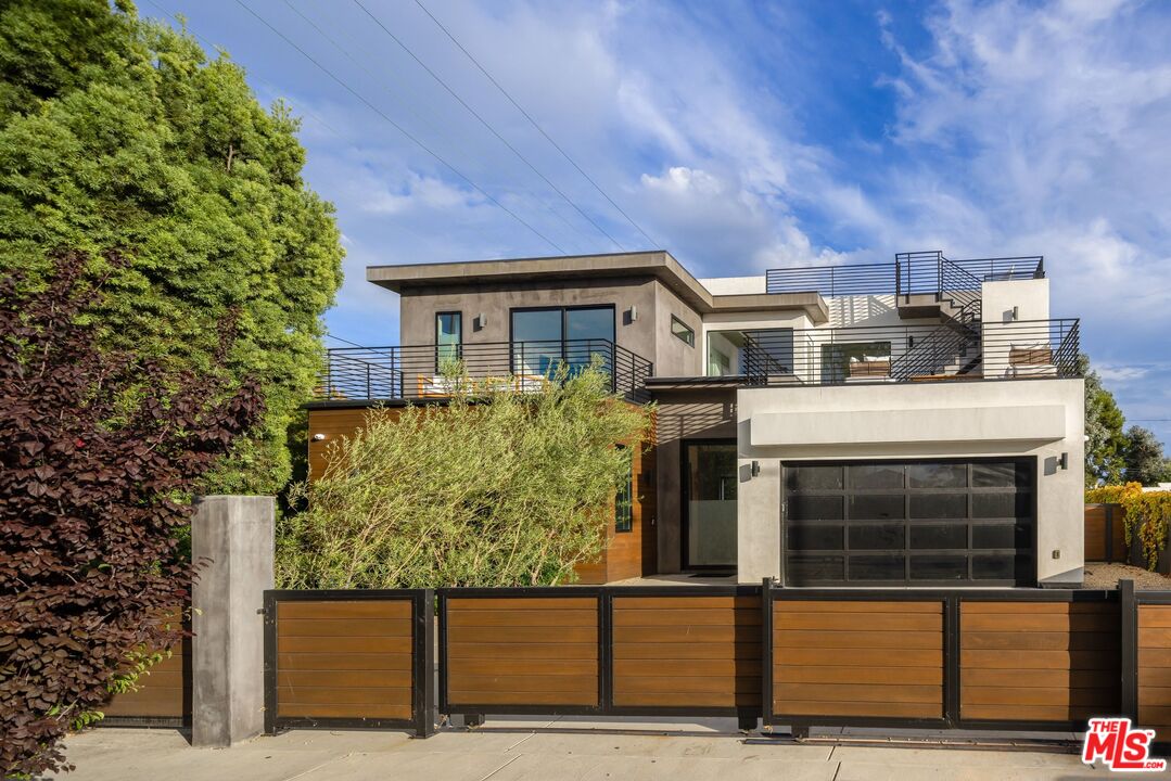 1390 Morningside Way, Venice 