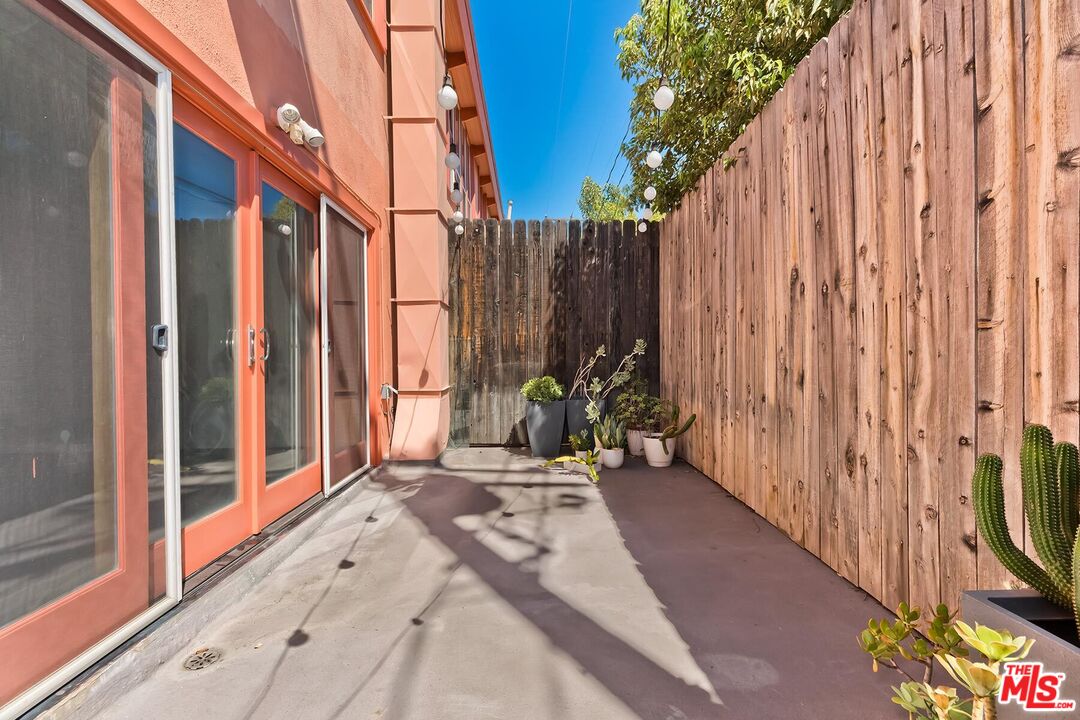 1400 N Hayworth Ave Unit: 11, West Hollywood 