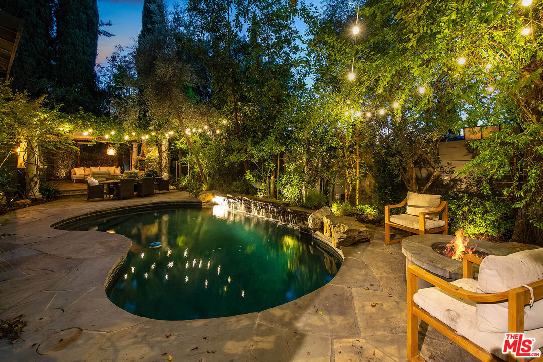 14633 Valley Vista Blvd, Sherman Oaks 