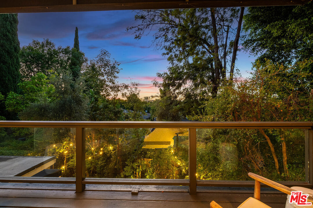 14633 Valley Vista Blvd, Sherman Oaks 