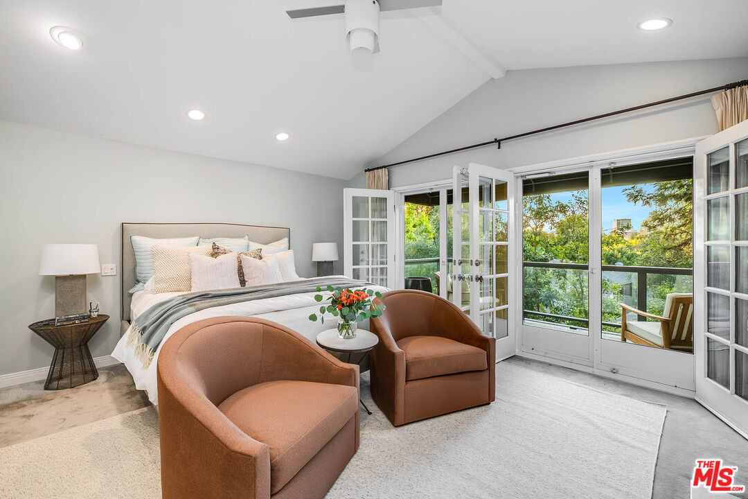 14633 Valley Vista Blvd, Sherman Oaks 