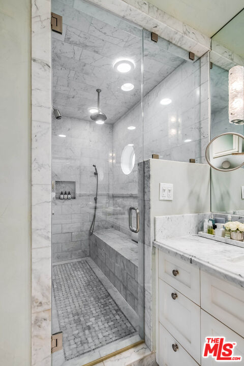 14633 Valley Vista Blvd, Sherman Oaks 