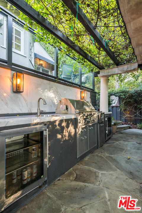 14633 Valley Vista Blvd, Sherman Oaks 