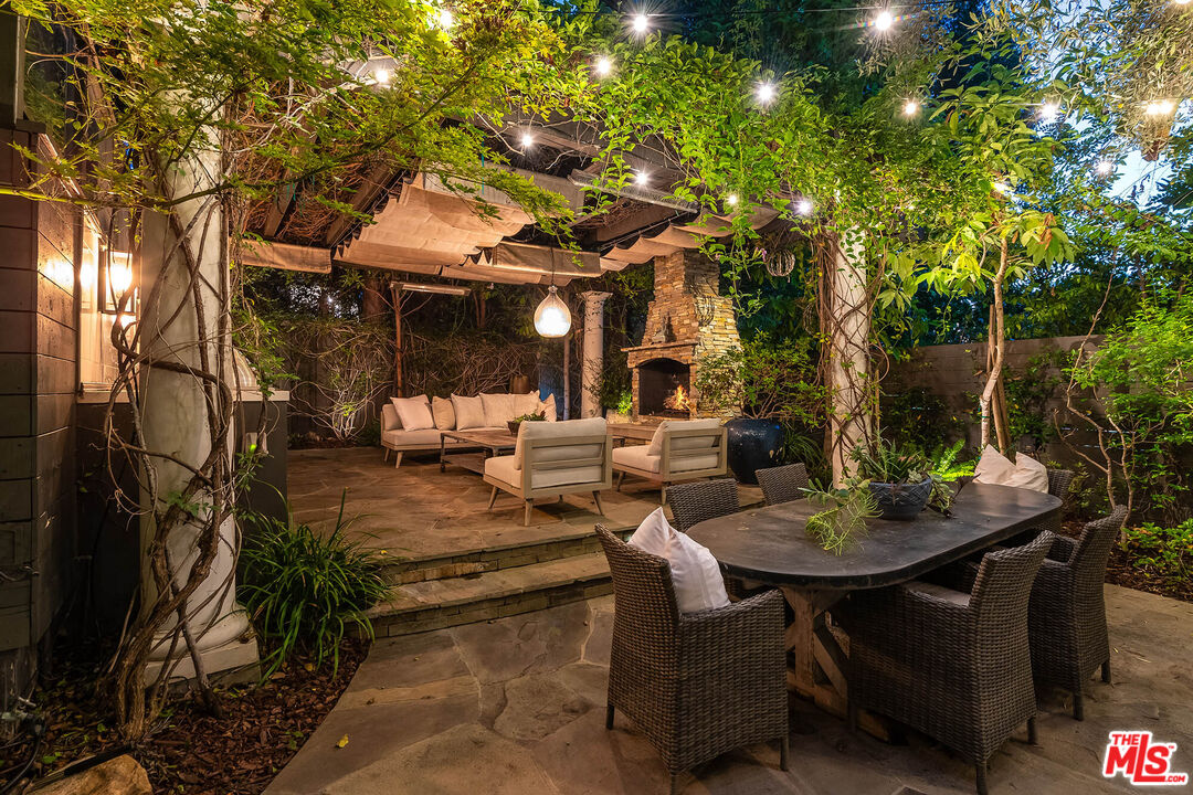14633 Valley Vista Blvd, Sherman Oaks 
