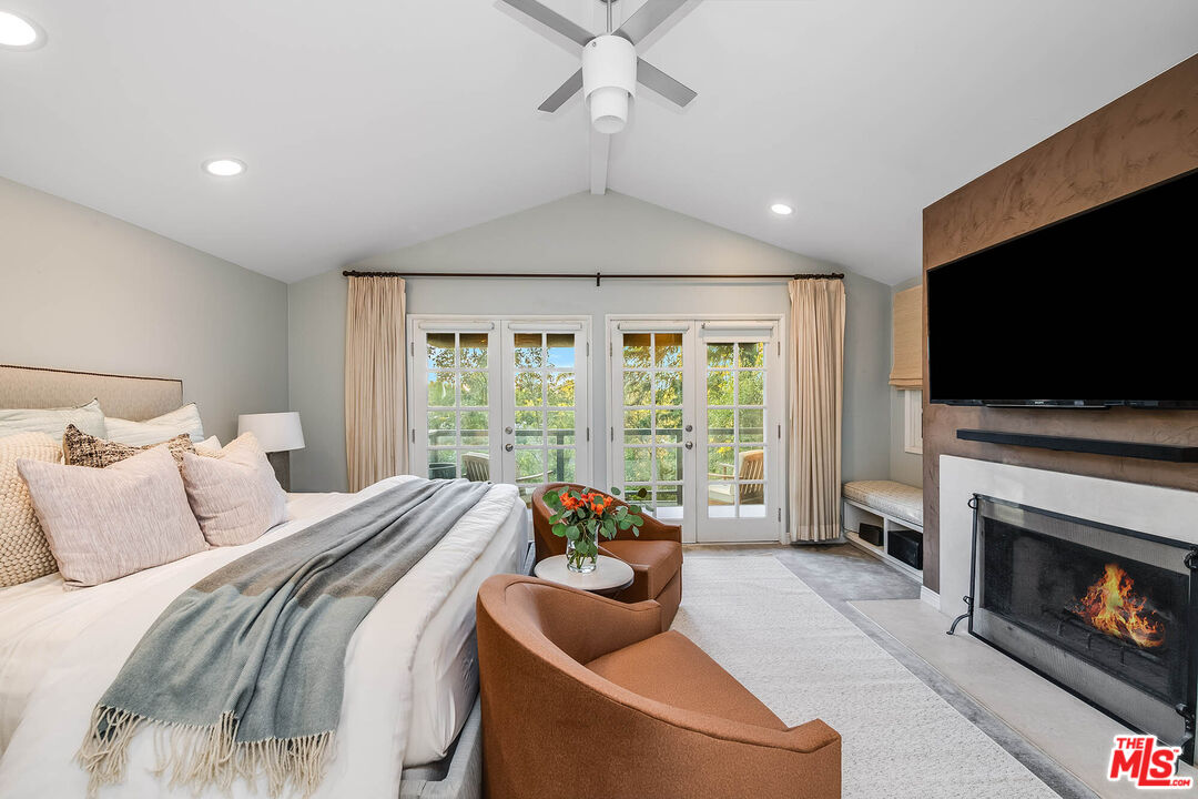 14633 Valley Vista Blvd, Sherman Oaks 