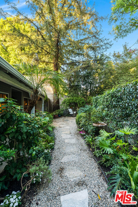 14633 Valley Vista Blvd, Sherman Oaks 