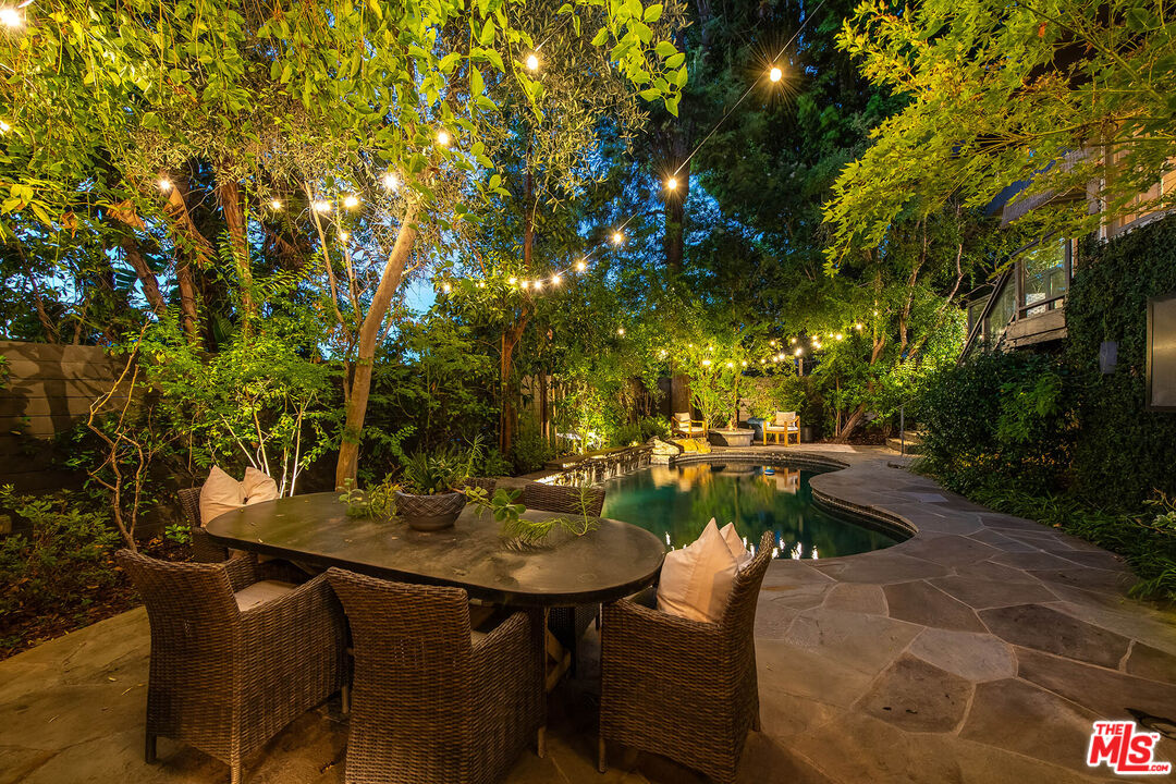 14633 Valley Vista Blvd, Sherman Oaks 