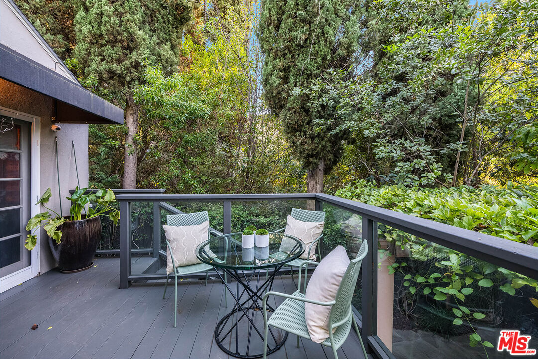 14633 Valley Vista Blvd, Sherman Oaks 