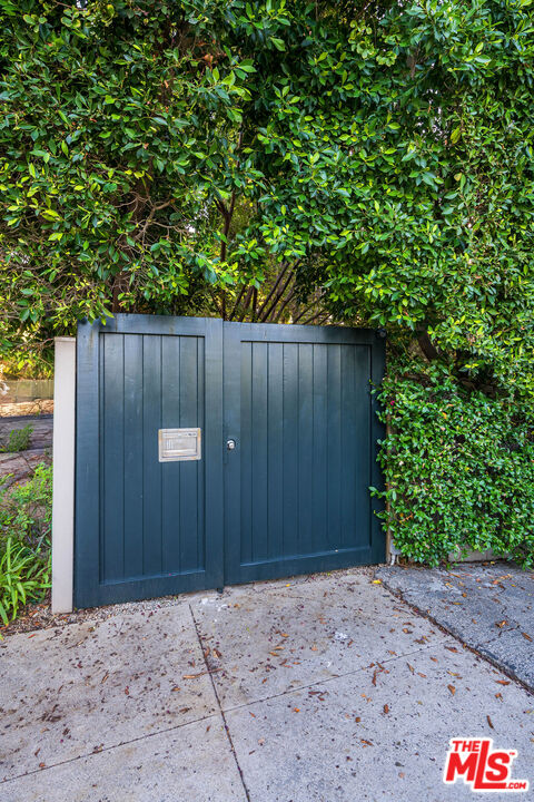 14633 Valley Vista Blvd, Sherman Oaks 
