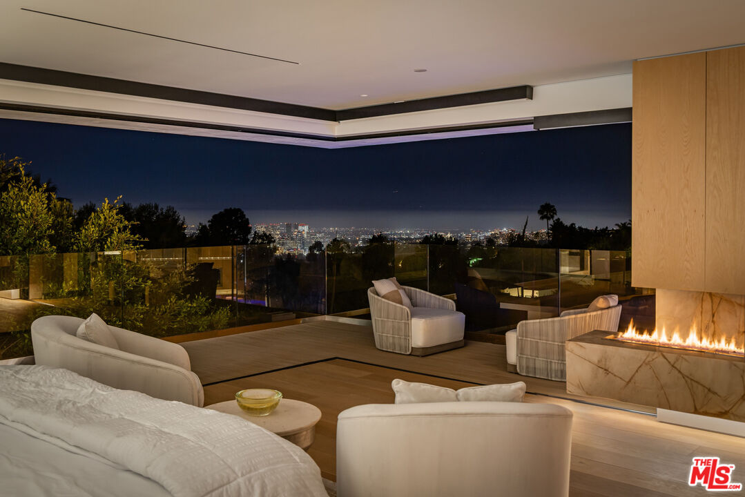 525 Arkell Dr, Beverly Hills